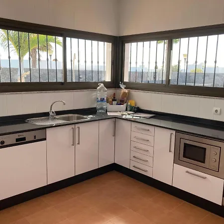 Private 4Bedroom Villa In A Gated Complex Playa Blanca (Lanzarote)