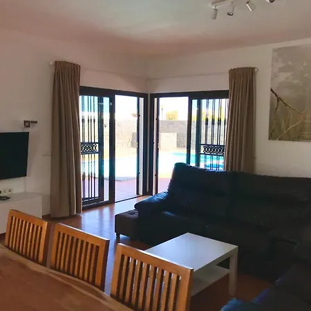 Private 4Bedroom Villa In A Gated Complex *