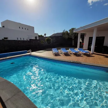 Private 4Bedroom Villa In A Gated Complex *